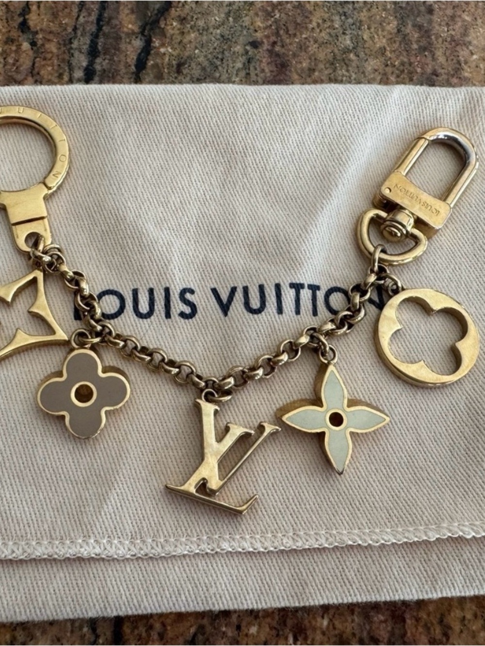 🔱💐 Louis Vuitton Fleur de
Monogram Bag Charm Chain💐🔱